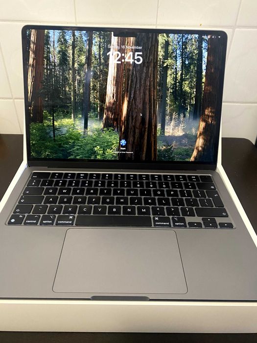 MacBook Air M3 - 13,6 16GB 512GB SSD 2024, idealny