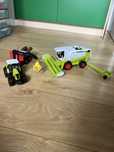 Kombajn oraz traktor z przyczepką zabawka