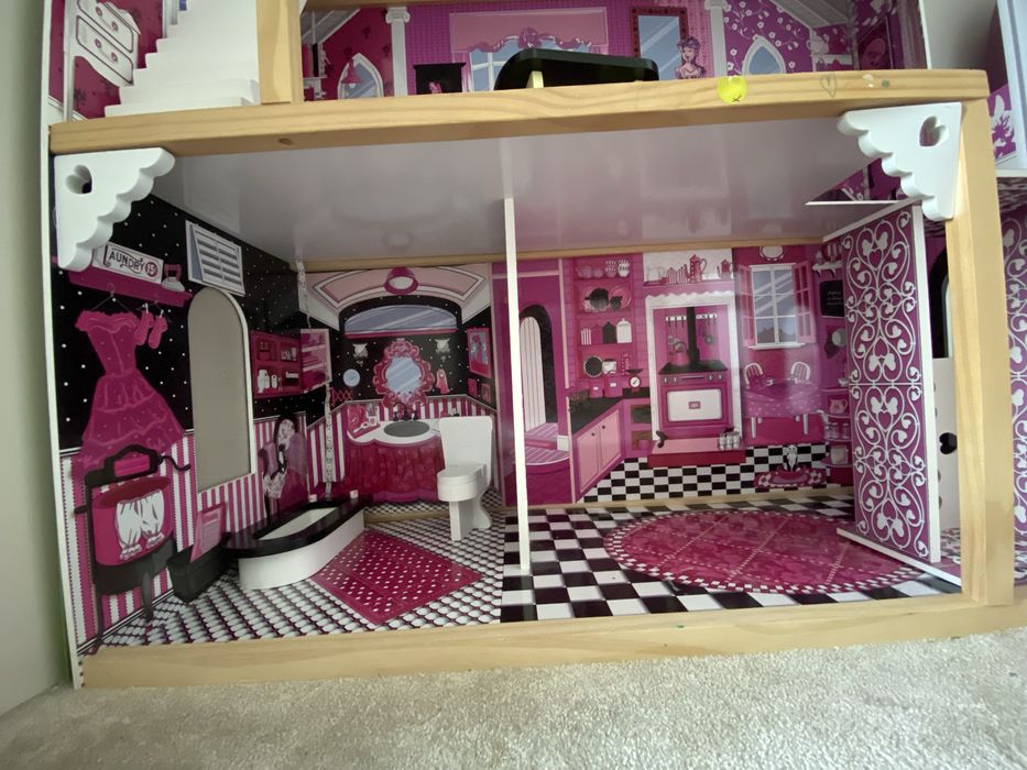 Domek dla lalek Kidkraft Amelia, led, winda, 3 poziomy, meble