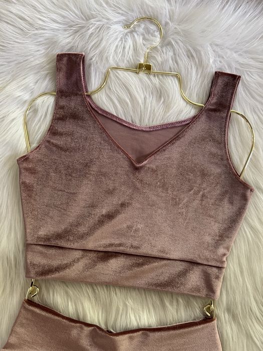 Strój do pole dance welurowy komplet sportowy szorty brudny róż