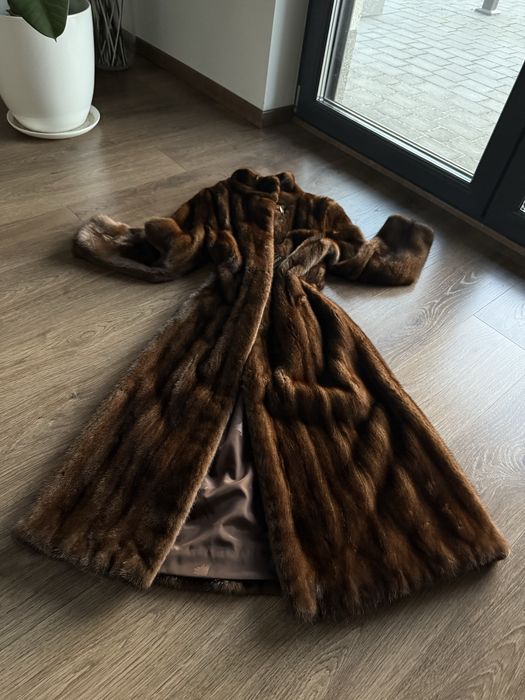 Futro naturalne z norek, nowe Manakas M L