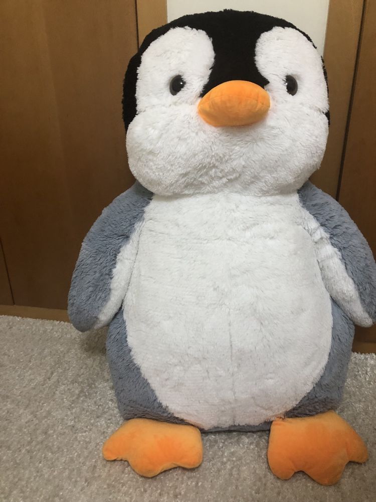 Peluche pinguim grande