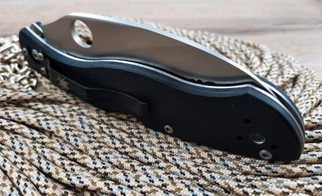 SPYDERCO CIVILIAN C12, складной нож легенда с серейтором ,серейтор