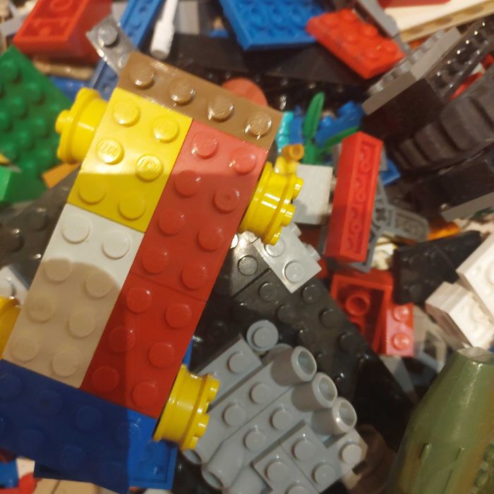 Zestaw klocków lego i innych prawie 5 kg.