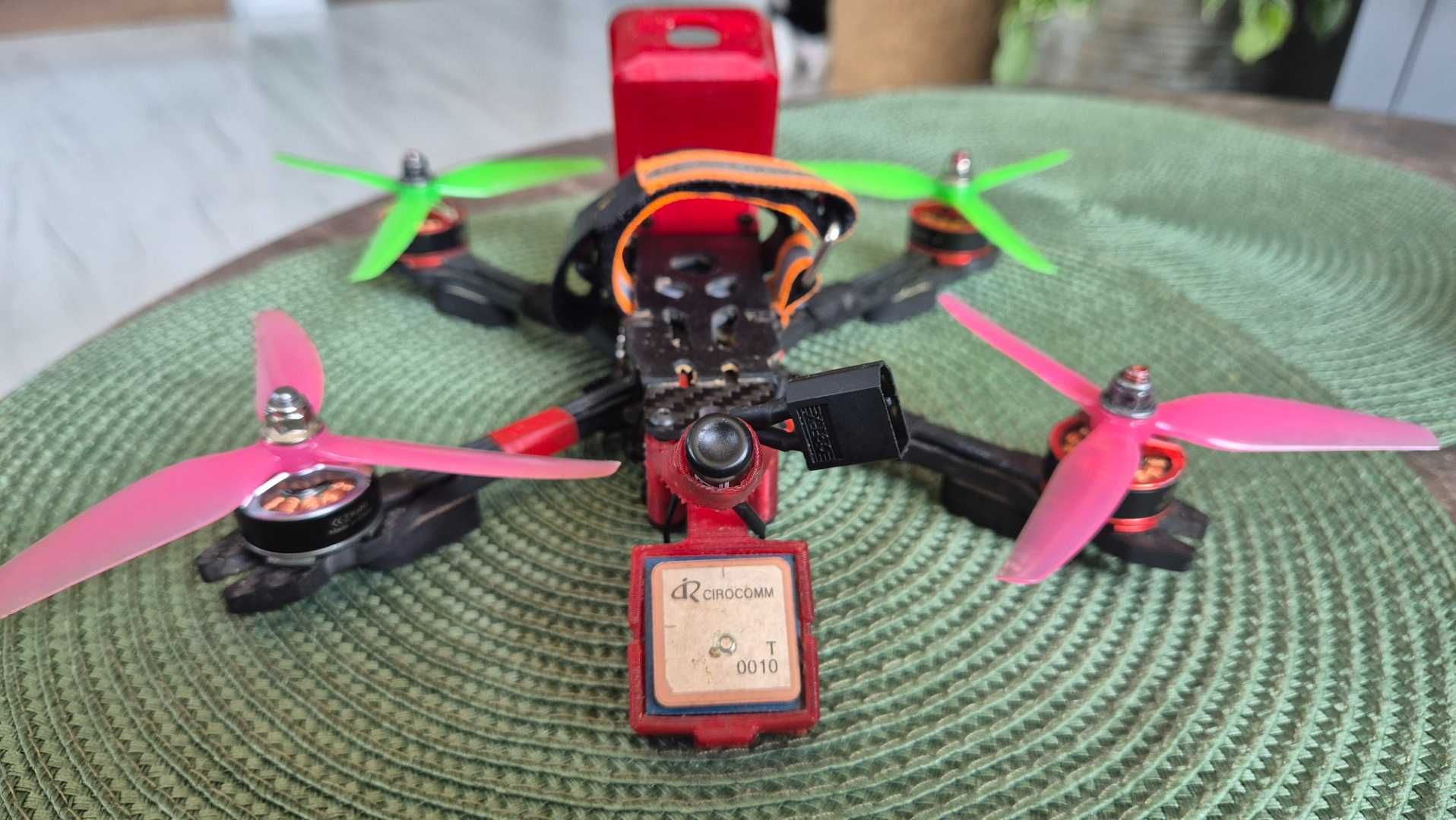 Freestyle dron 5 cali 4s. Vista Nebula Pro. GPS. LRS