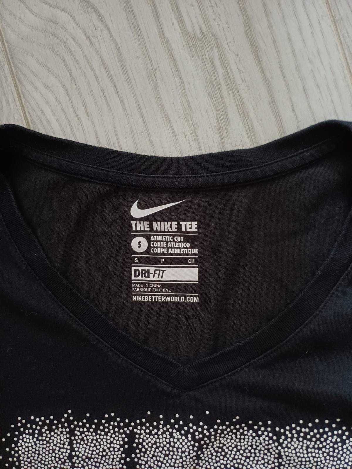 Nike Футболка Найк, р S в отличном состоянии