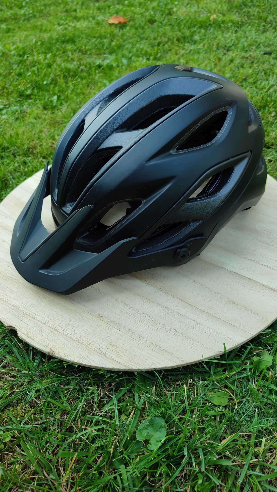 Kask mtb GIRO Merit Mips