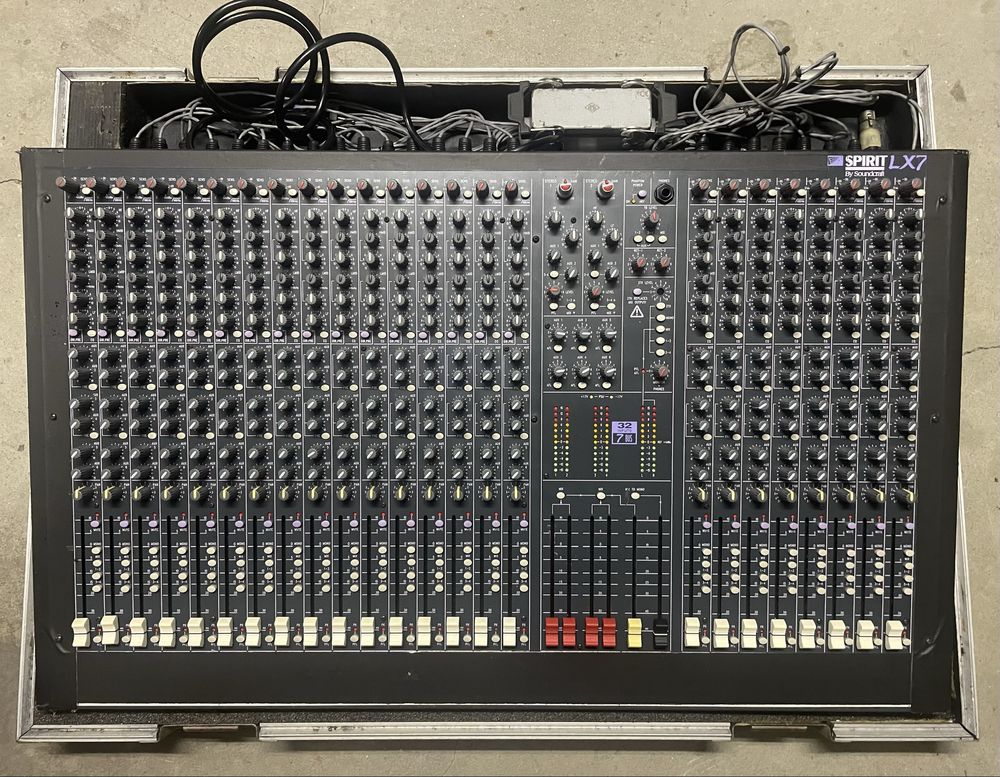 Mesa de som Soundcraft lx7 + Multicore 30mt