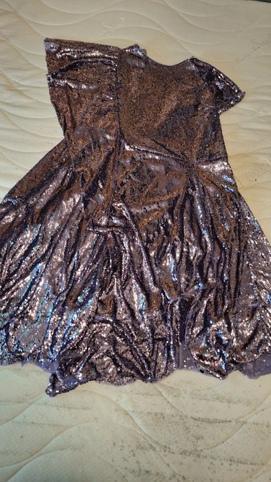 Sprzedam sukienkę cekinową