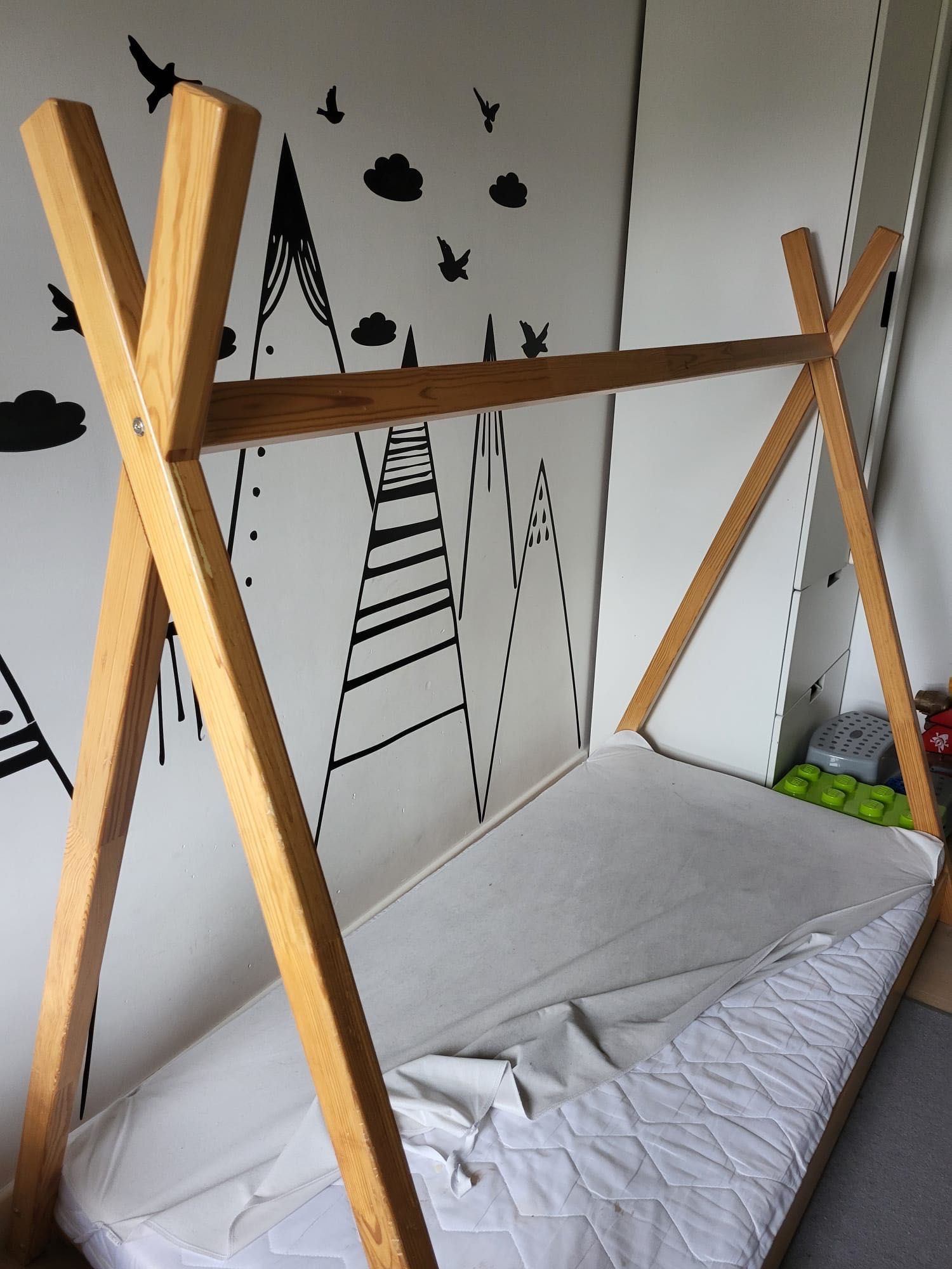 Łóżeczko dziecięce drewniane typu Tipi