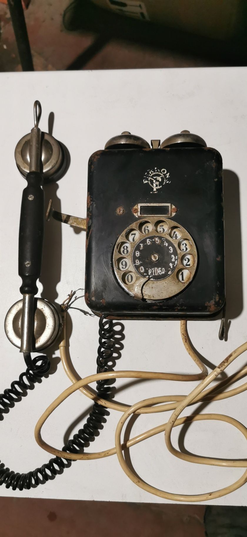 Антикварный телефон Perkons Riga 20e года.