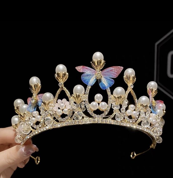 Діадема зі стразами та перлинами