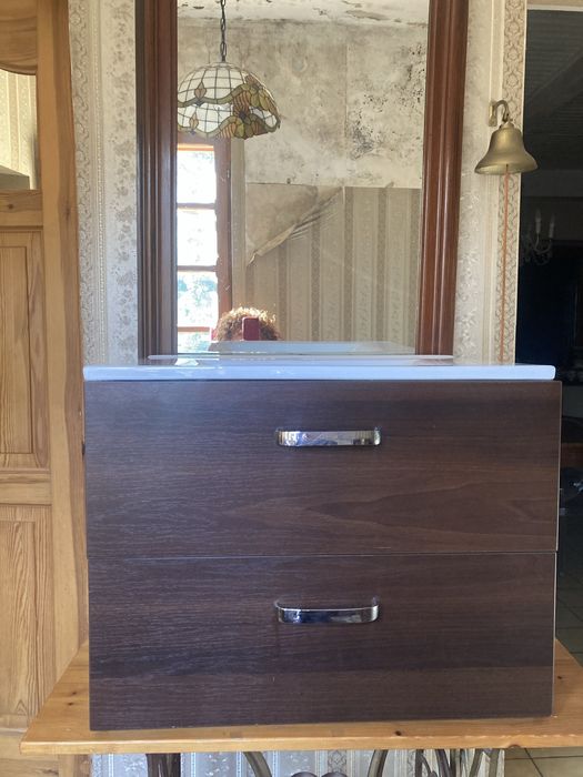 Szafka lazienkowaz umywalką