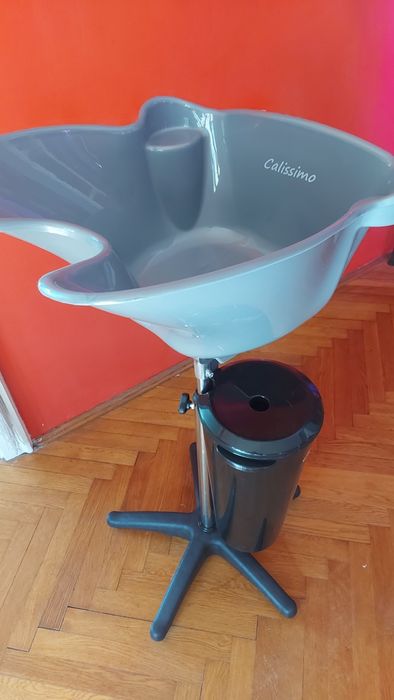 Myjka fryzjerska przenośna ze zbiornikiem na wodę marki Calissimo