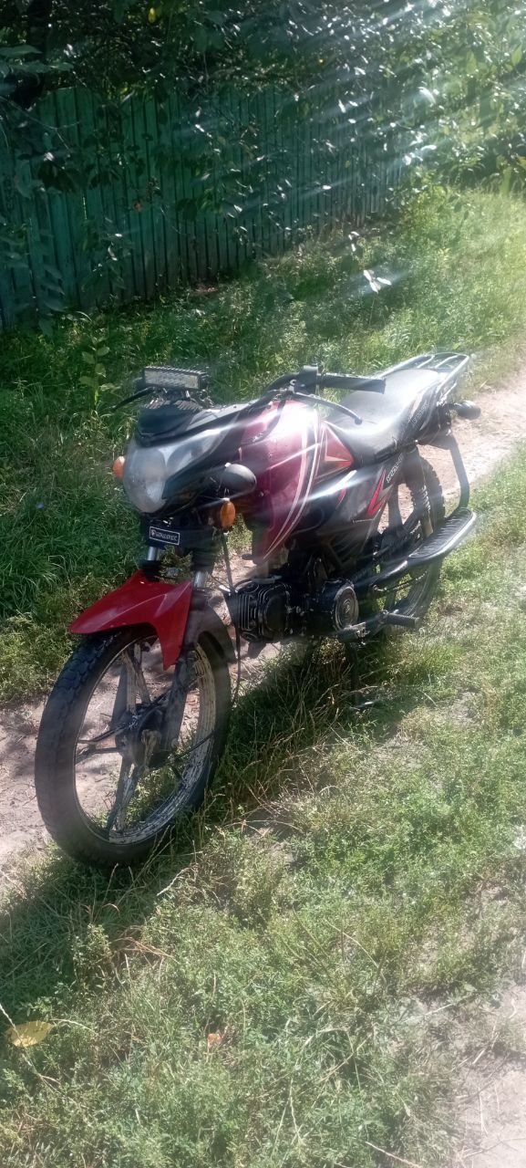 Продам мопед spark 125 куб ціна 9000
