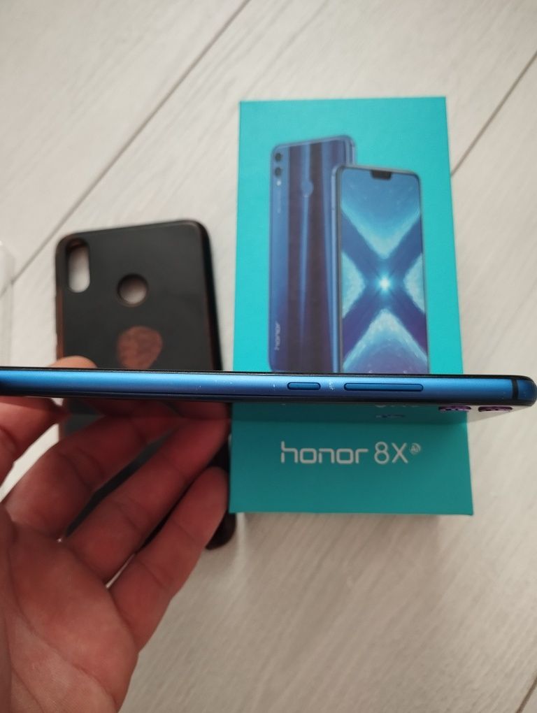 Смартфон Honor 8X 4/64
