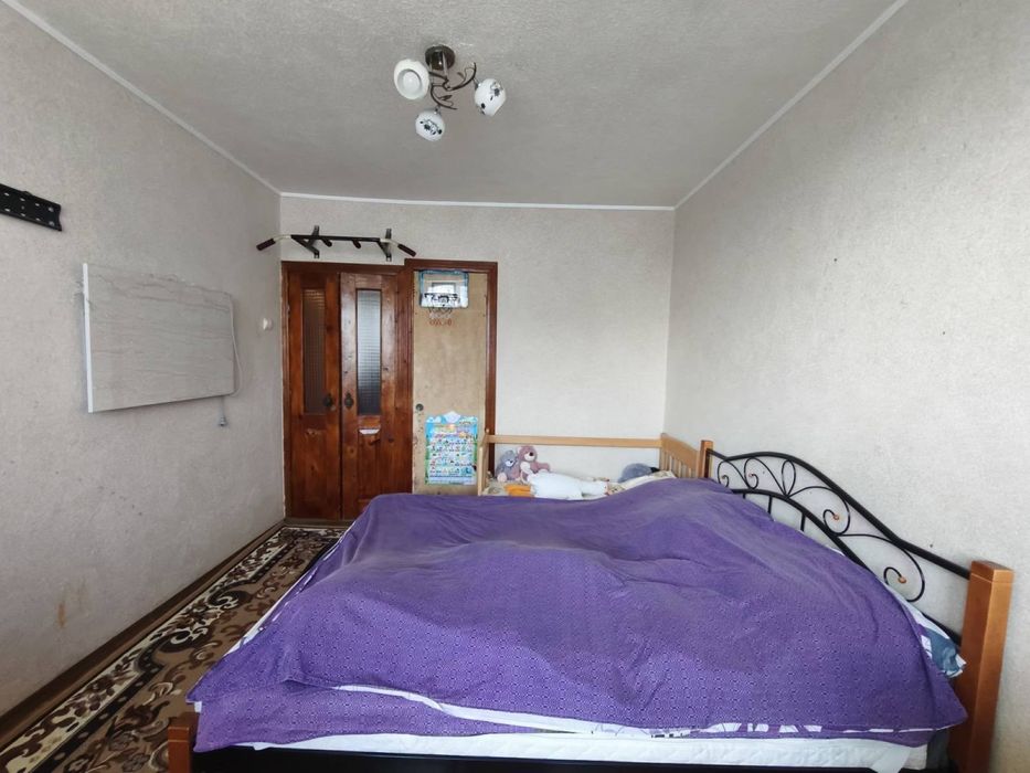 Продаи 3-х кім.кв з меблями та побутовою на 4-м районі.