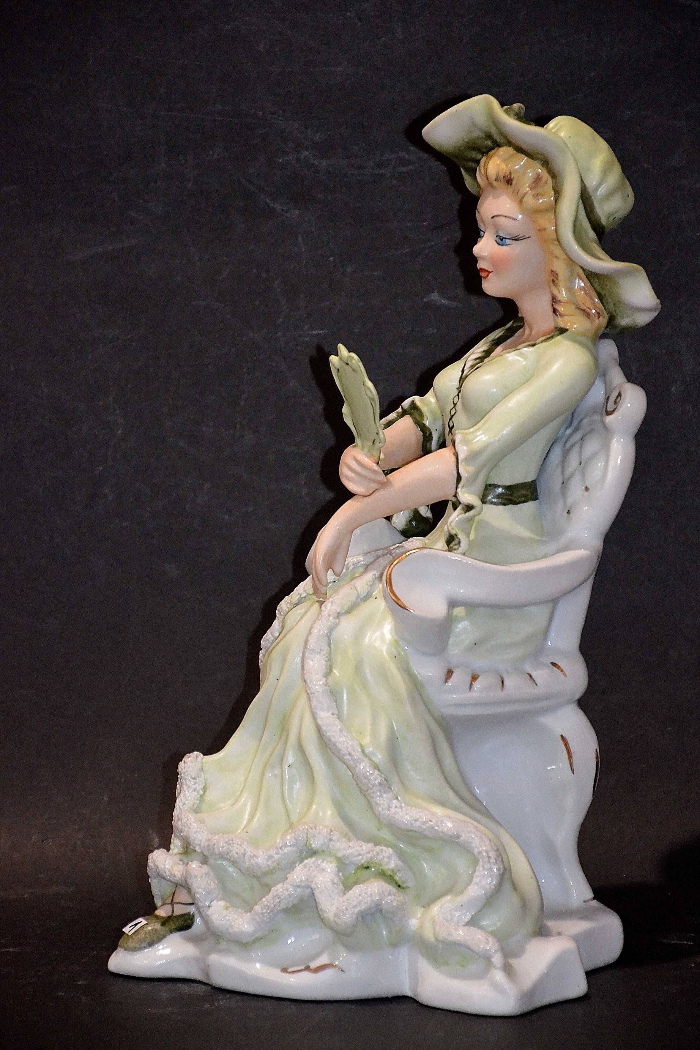 Roceram porcelana figurka Amalia 2 kolory do kolekcji 28 cm
