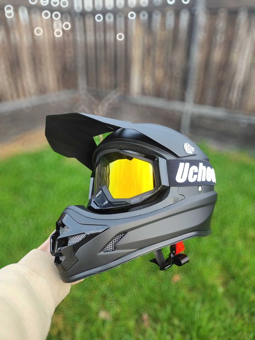 Новий стильний мотошолом, є різні розміри!!!