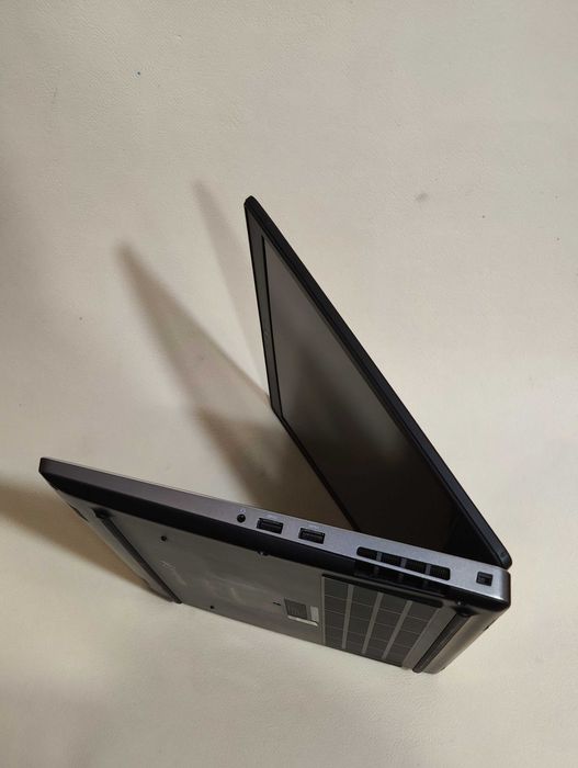 Ноутбук Dell Precision 7530 15,6" IPS XEON E-2176M/16Gb/256SSD/P2000