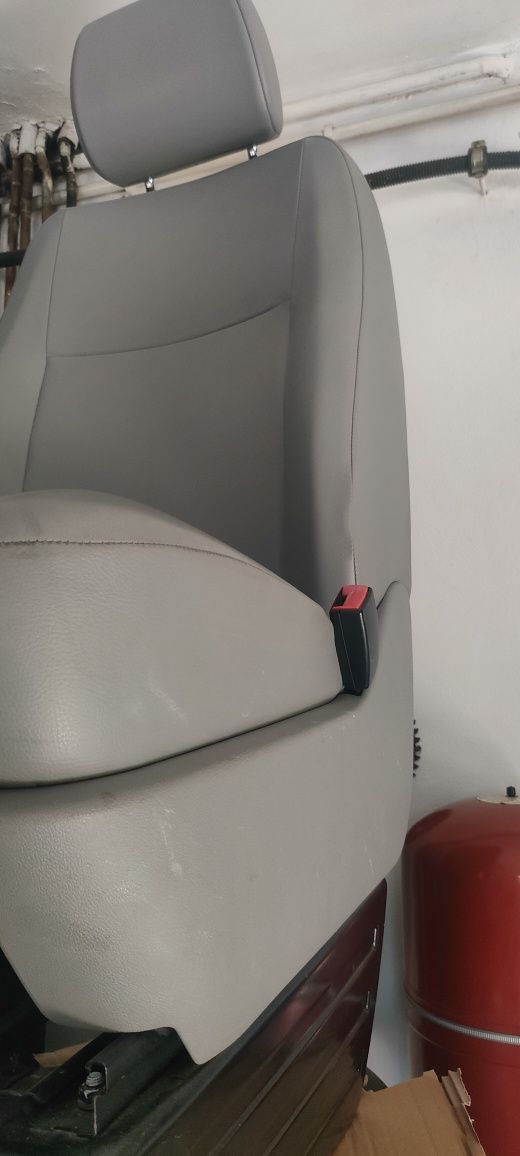Fotel prawy VW T5