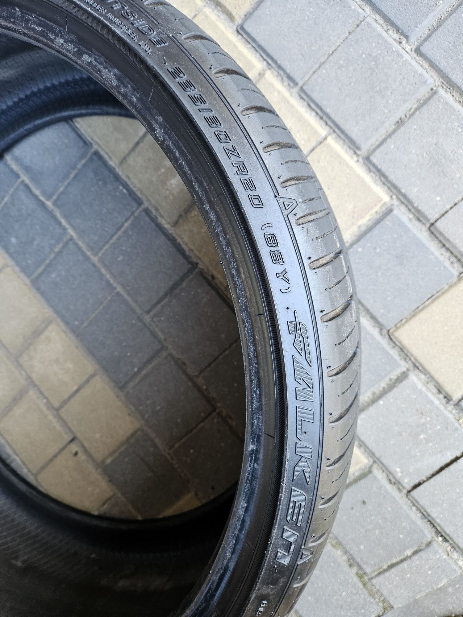 Opony 2szt 235/30 R20 Falken Azenis FK510 letnie, para
