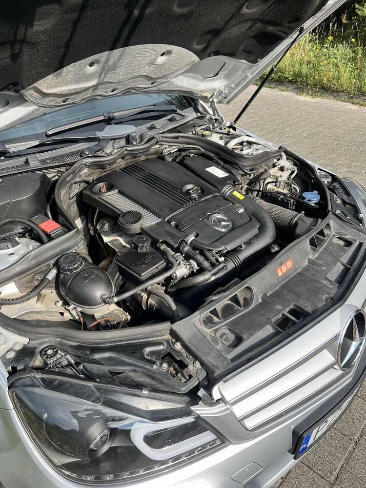 Mercedes-Benz w204 Lift . 1.8 CGI Turbo . Niski przebieg.