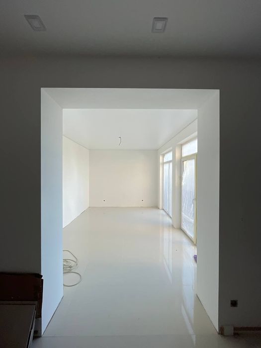 Продам гарний новий котедж в м.Мукачево