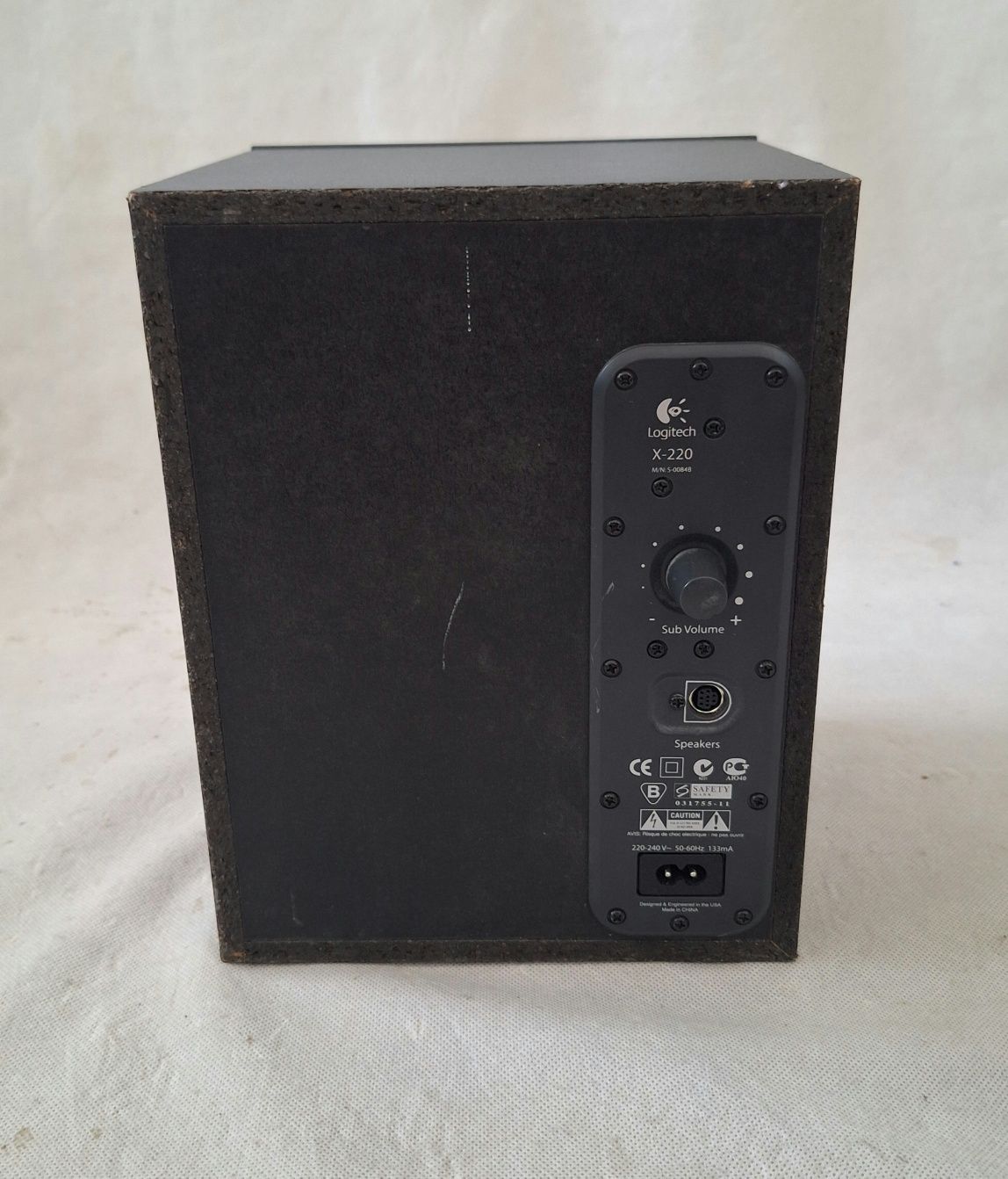 Subwoofer aktywny Logitech X-220