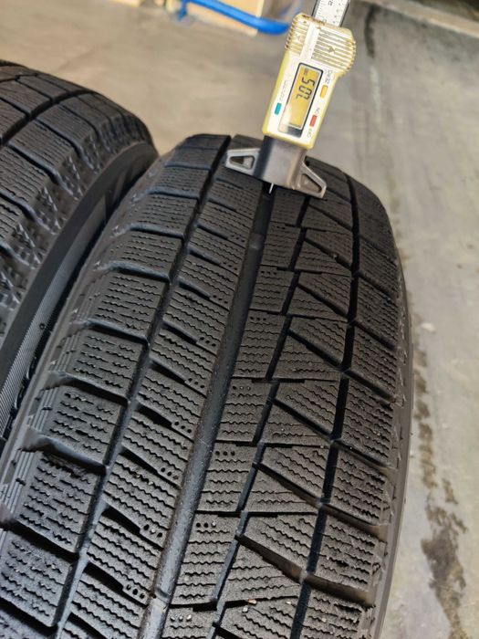 R15 185 65 шини зимові Bridgestone Blizzak Revo GZ липучки