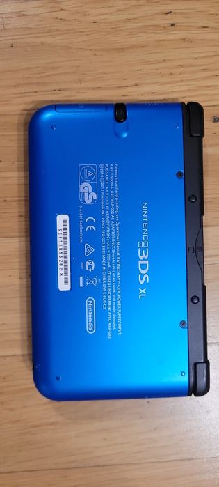 Nintendo 3ds ігрова приставка,в хорошому стані.
