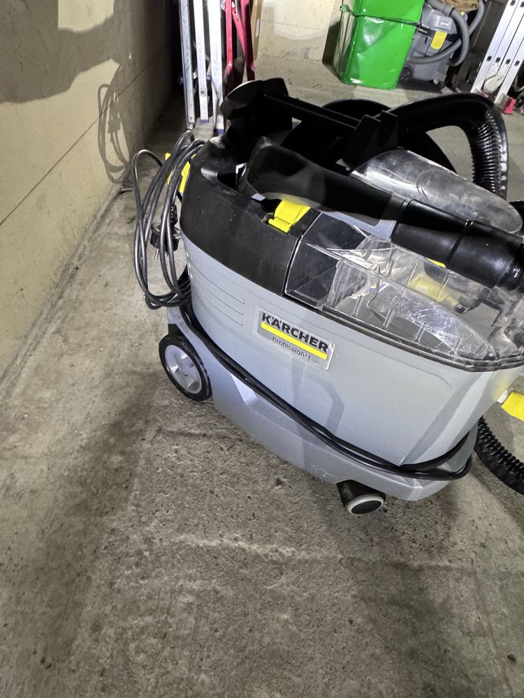 Миючий пилосос  Karcher Puzzi 8/1 для хімчистки