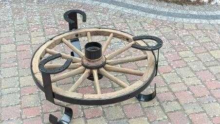 Nietuzinkowa Ława na Starym Kole   Po Renowacji