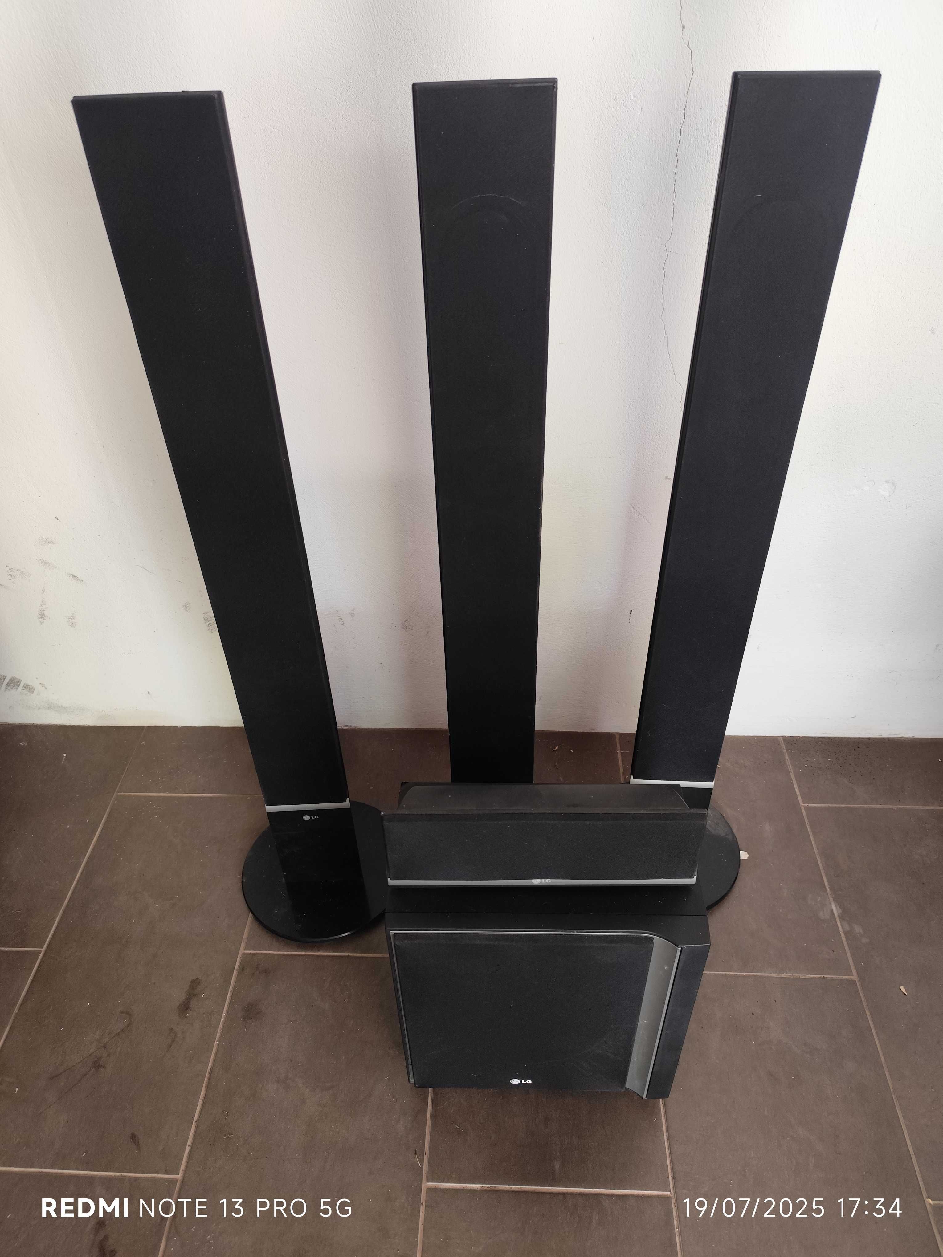 Colunas LG para hometeather
