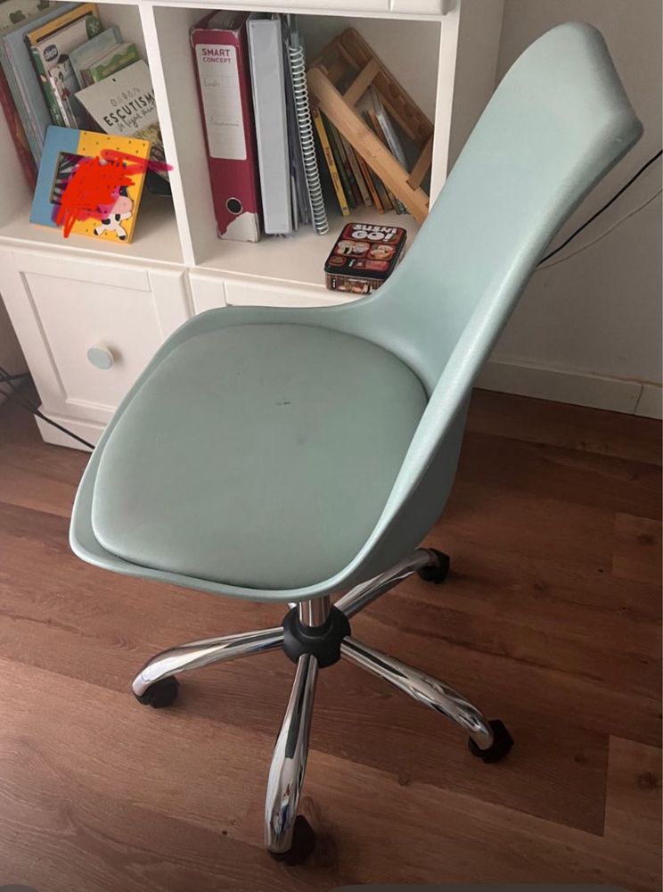 Cadeira escritorio verde azul agua rodas rodizios moderna nordica