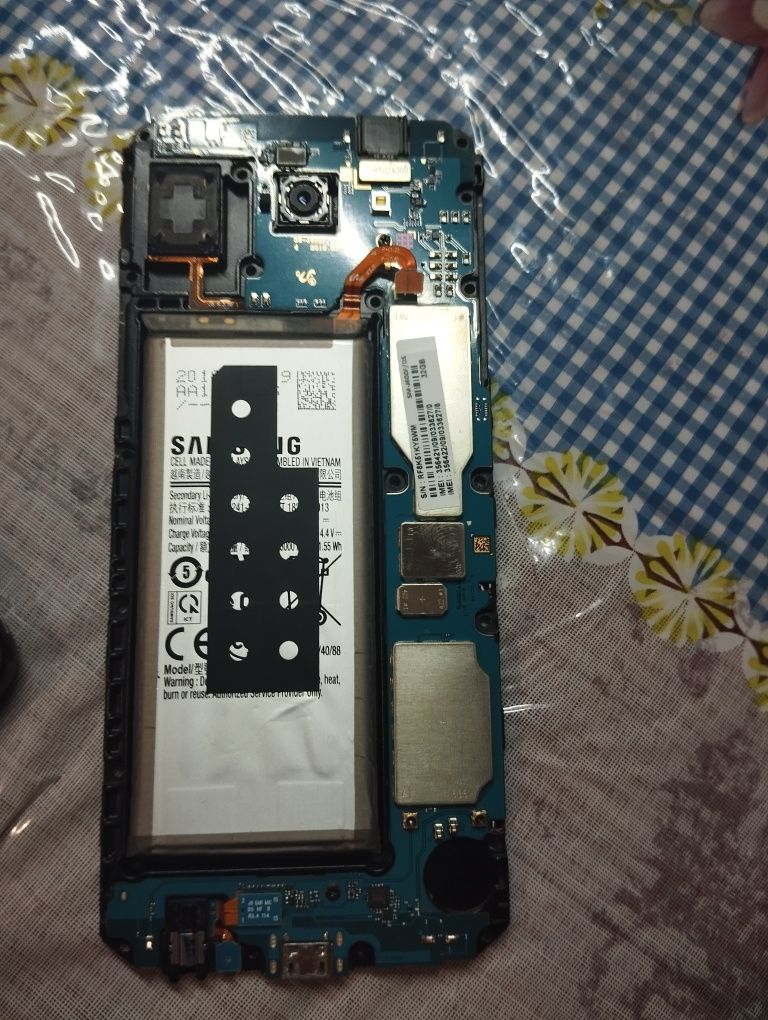 Samsung j6 32gb на деталі або ремонт