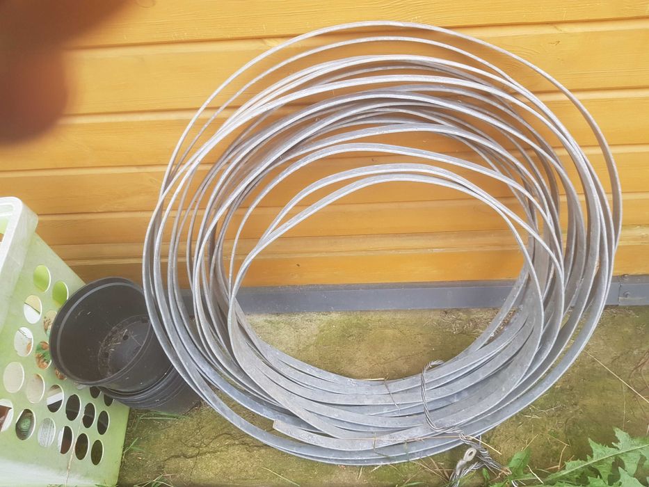 Sprzedam  bednarkę w ocynku ceownik, kątownik, zawiasy, cegła