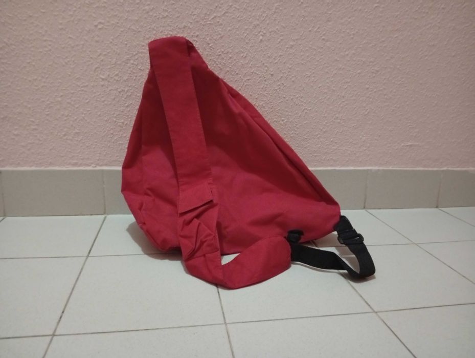 (Material Escolar) Mochila Vermelha Pequena + Oferta de Estojo