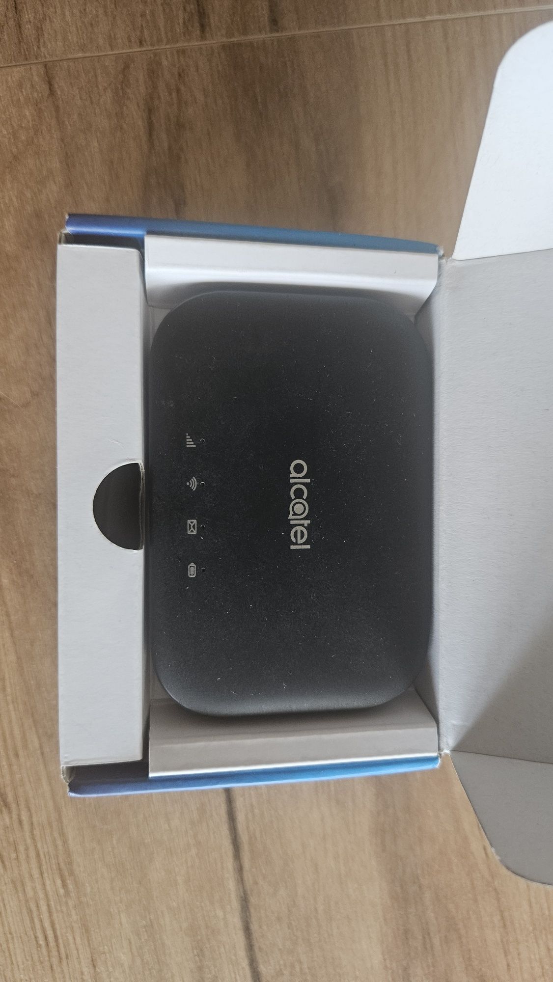 Alcatel Link Zone 4G LTE Cat7 Mobile WiFi