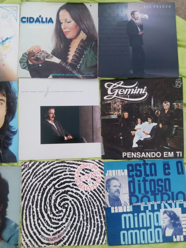 12 discos vinil incluindo Carlos Paião