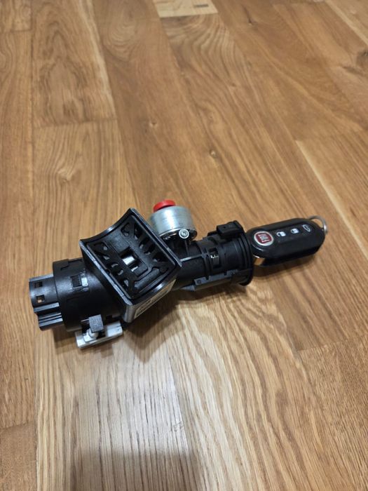 Замок запалювання з ключем на Fiat 500e 2013-2019