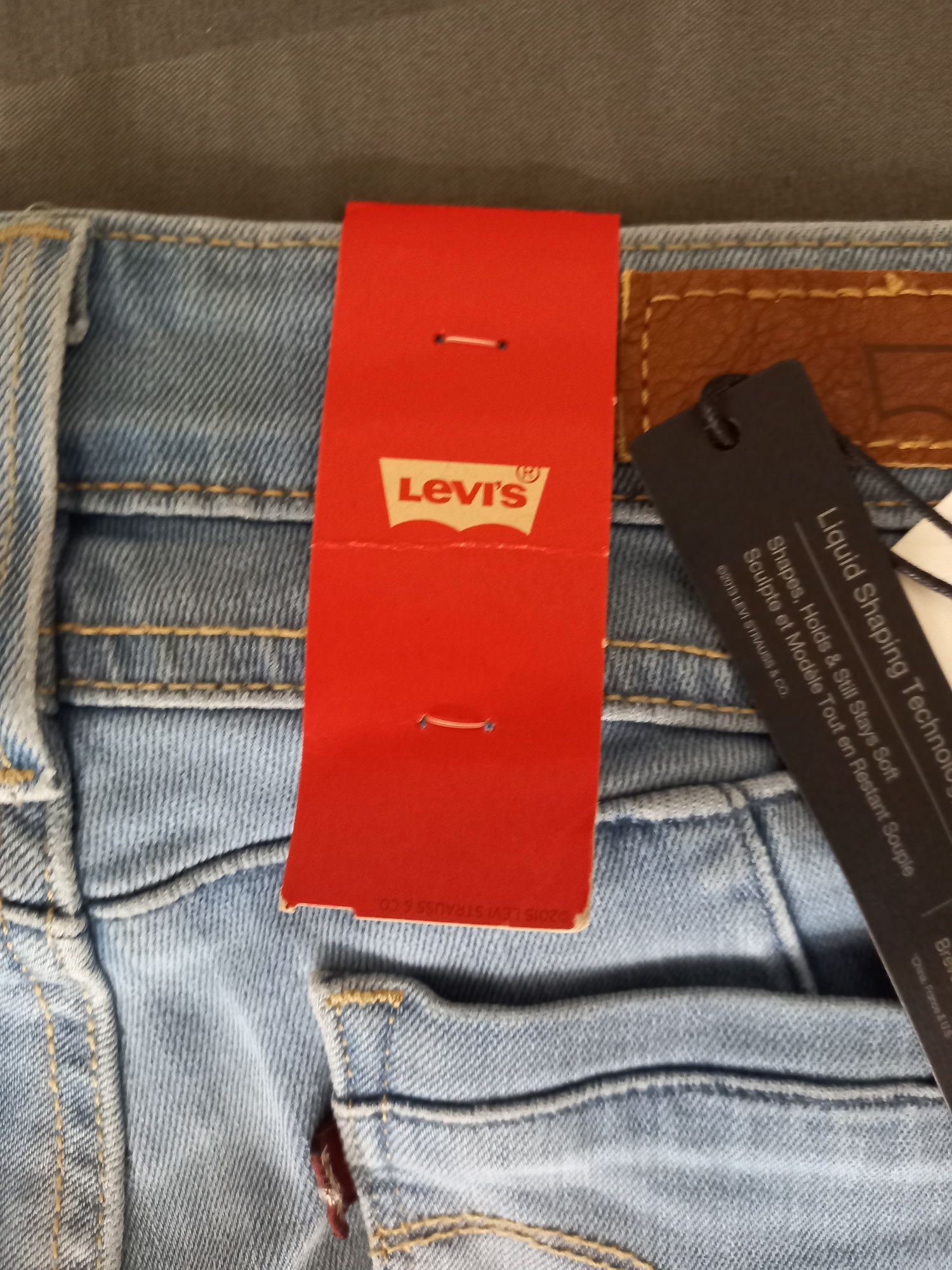 Продам оригинальные джинсы Levis