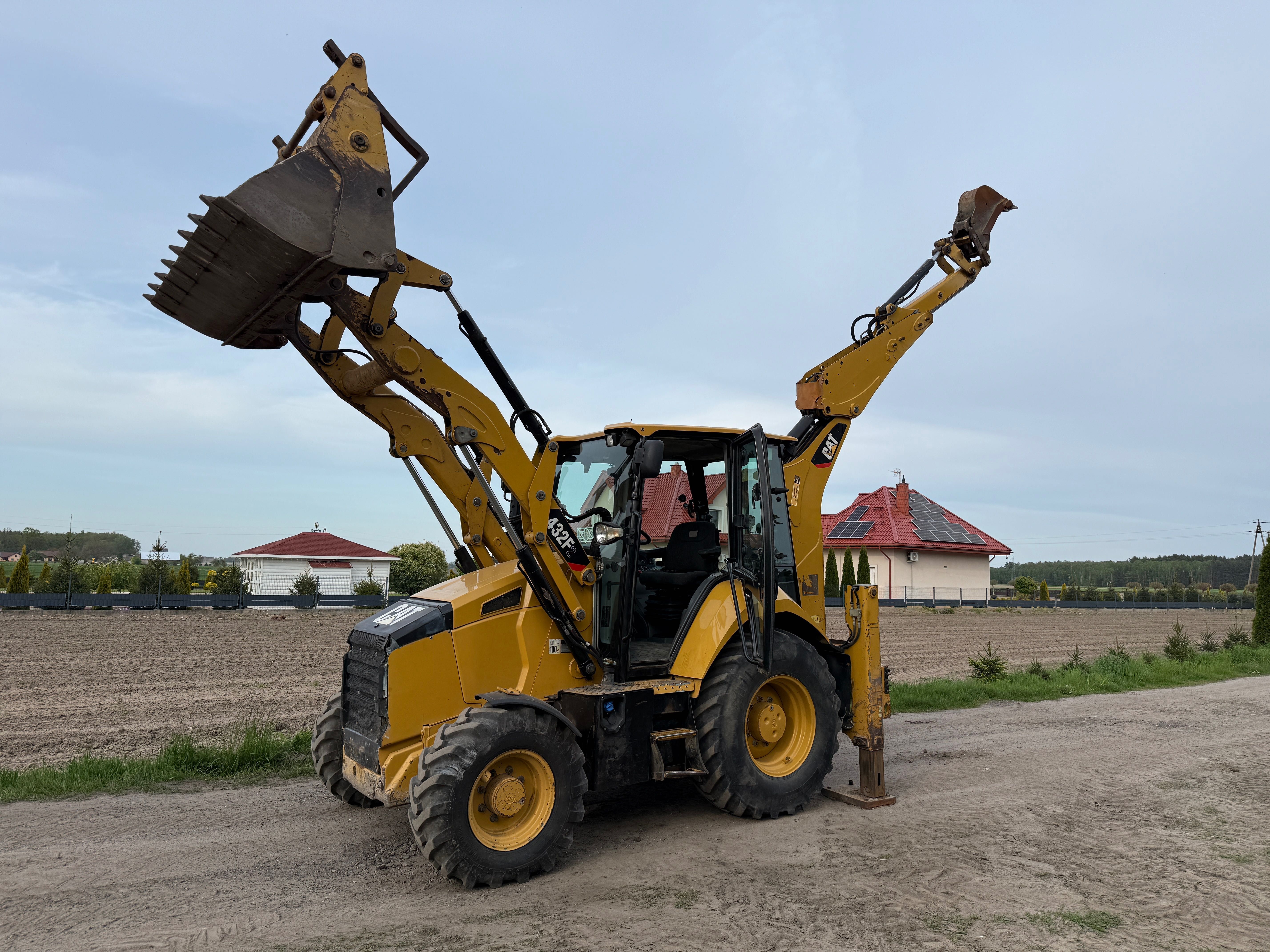 Koparko-Ładowarka CAT 432 F2 z 2015 rok koparka 1 Właściciel 7 TYS MTG