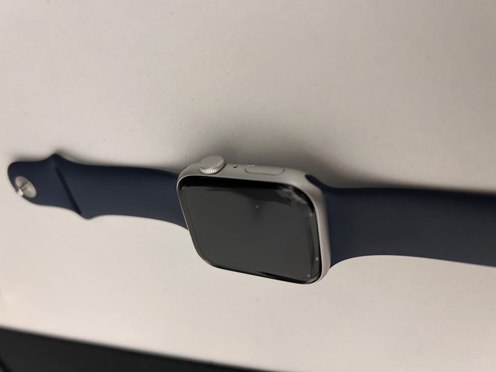 Apple Watch SE (2024) 44mm Original + braceletes