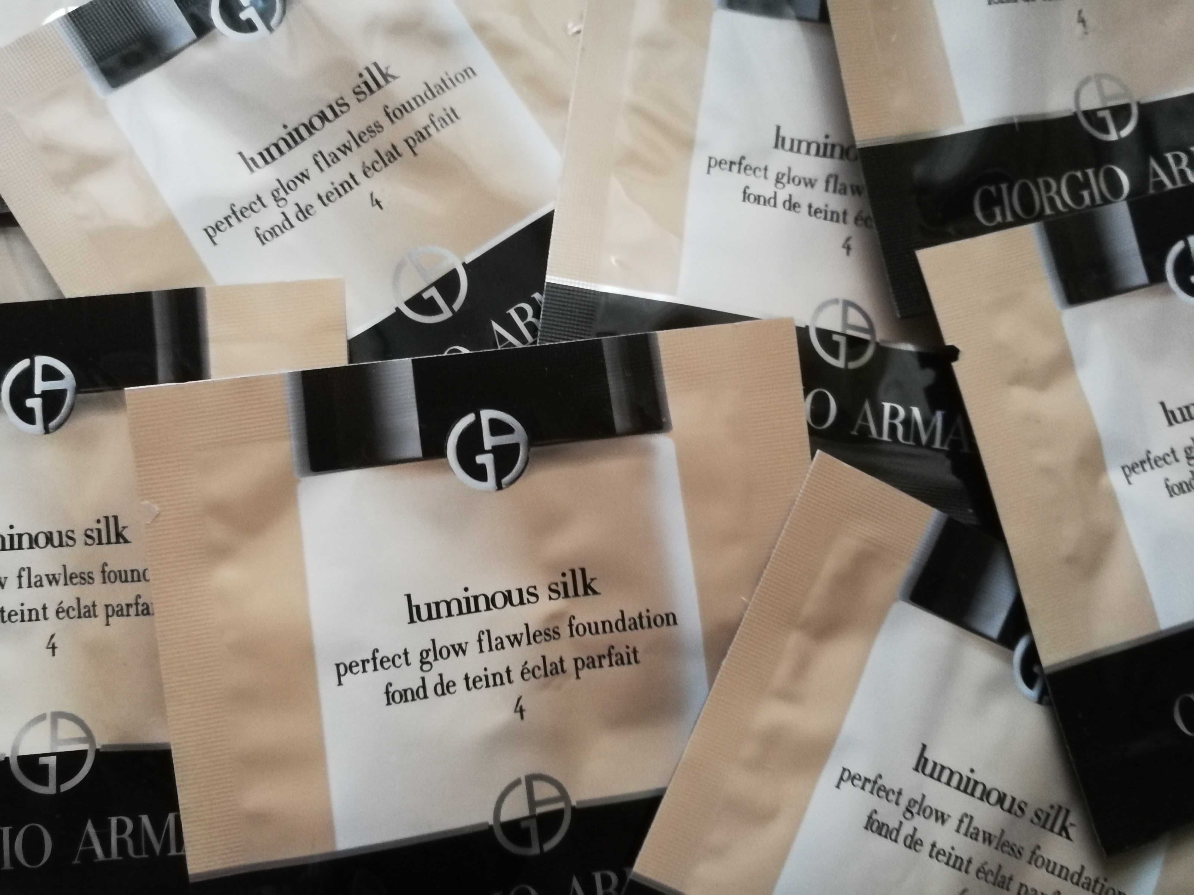 Giorgio Armani Luminours silk podkład nr 4 /20 ml + gratis