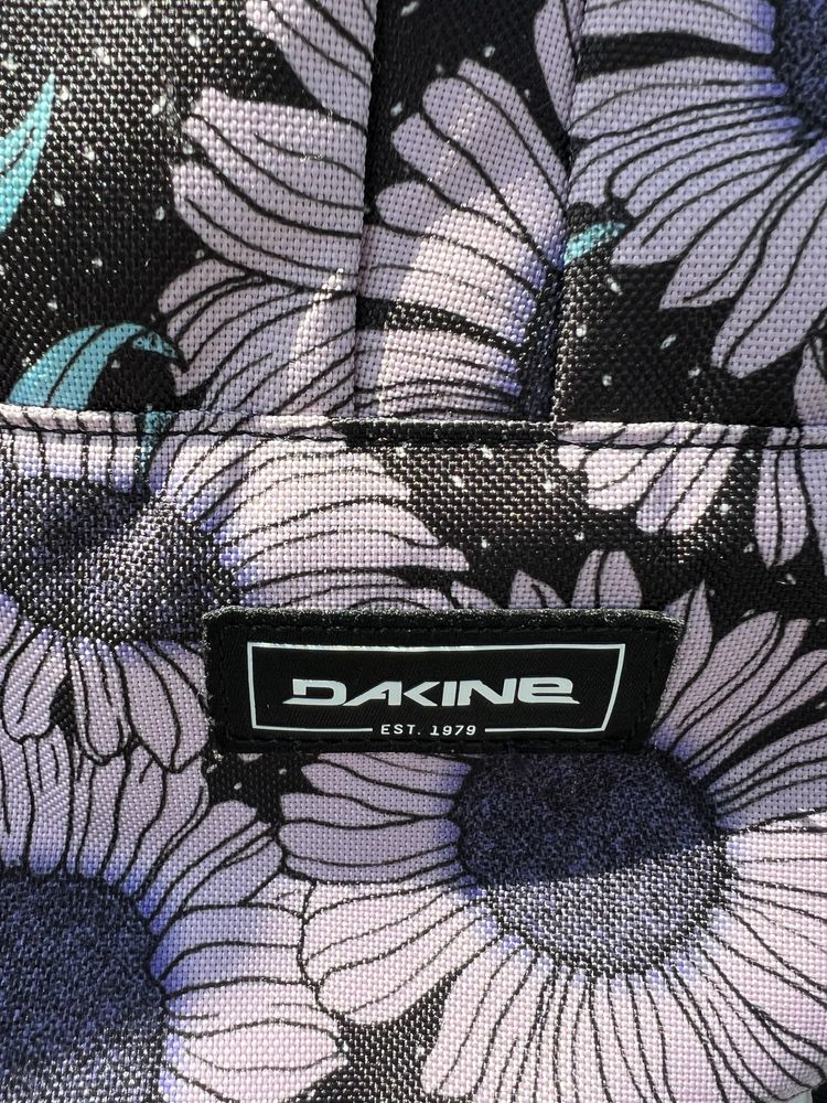 Жіночий рюкзак Dakine квітковий принт DAKINE Cosmo 6.5L night flower