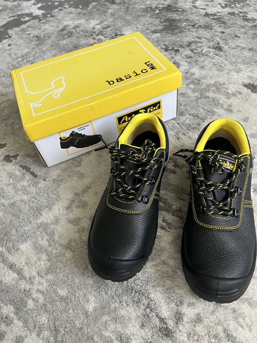 Спец взуття з захисним носком 42р робоче взуття з металевим носком