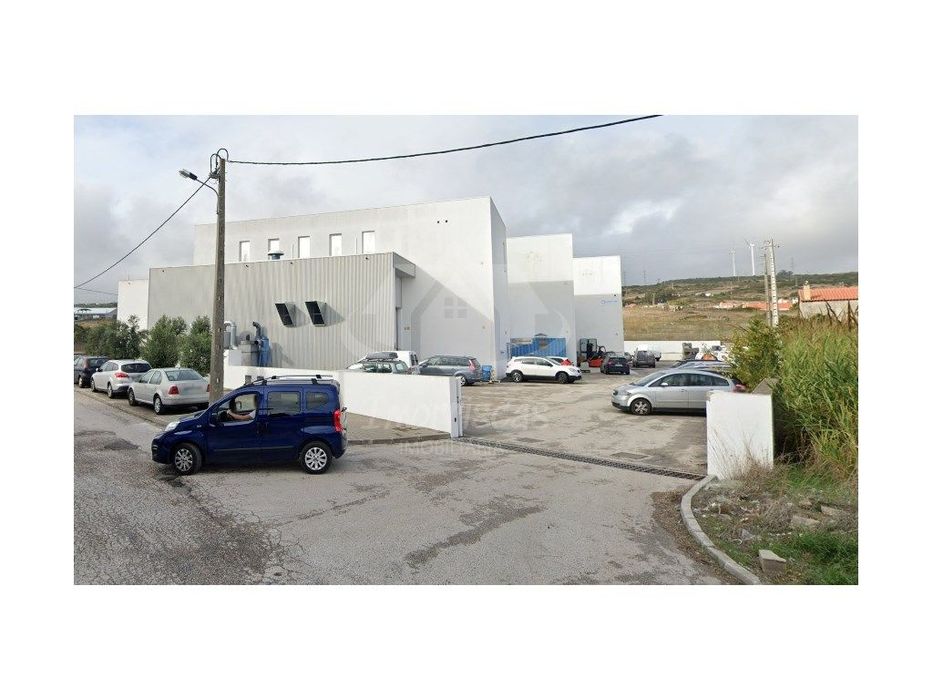 Armazém com 735 m² em São Julião do Tojal, Loures