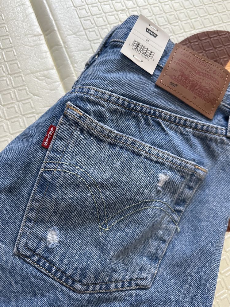 Шорты Levis 25 р