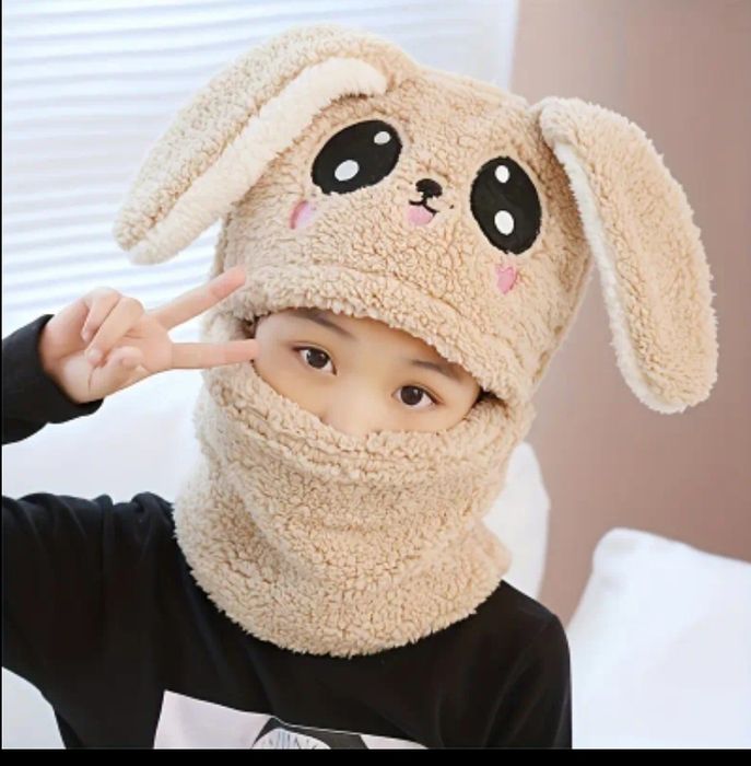 Beżowa czapka kominiarka królik